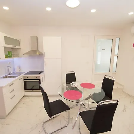 Dea Ii Apartment Split